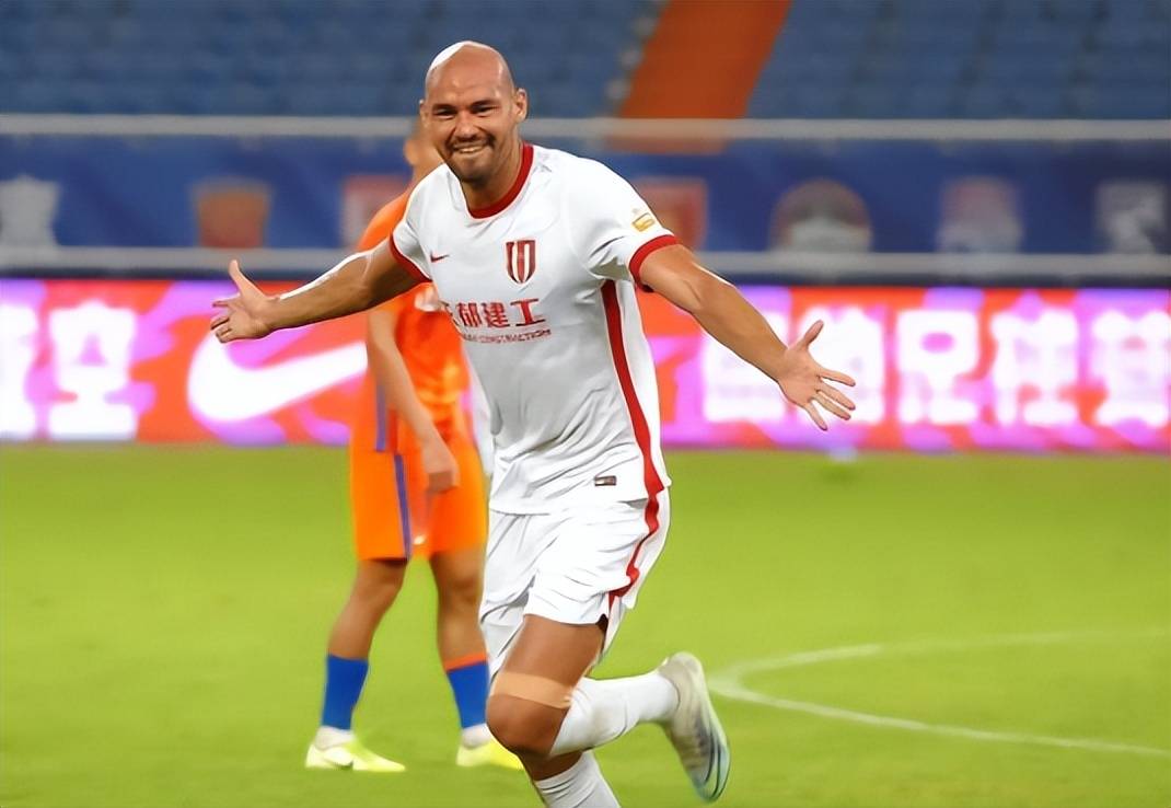 美高梅官方网站-武汉三镇发布备战花絮，今晨绝杀压哨，意甲任务艰巨，训练强度明显提升