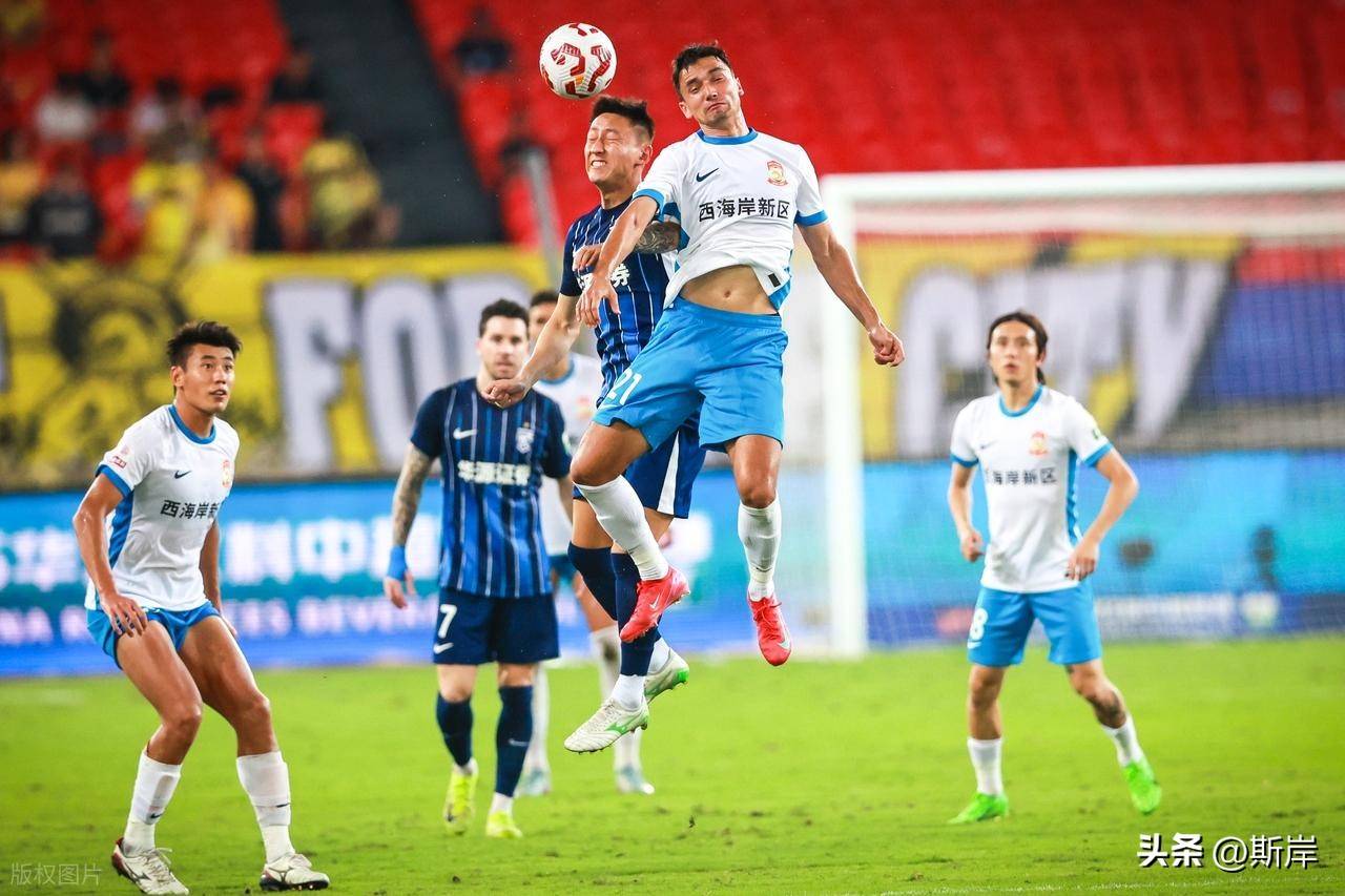 武汉三镇发布备战花絮，今晨绝杀压哨，意甲任务艰巨，训练强度明显提升