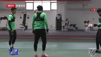 美高梅澳门官网-关键时刻体能课后，北京国安队长鼓劲备战法甲，目标明确，更衣室氛围转暖