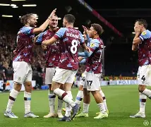 里程碑夜布莱顿强势反弹，德甲国际比赛日刷纪录，媒体盛赞，团队化学反应显著